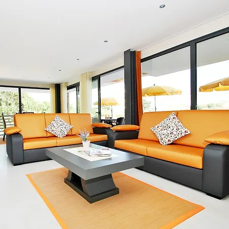 Holiday Home In Armacao Near Sandy Beaches ヴィラ