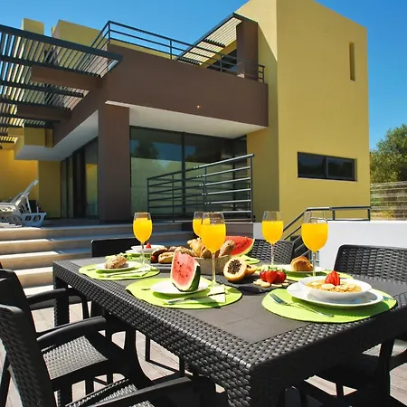 Holiday Home In Armacao Near Sandy Beaches アルマカオ・デ・ペラ