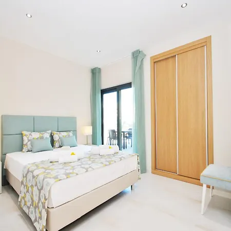 Holiday Home In Armacao Near Sandy Beaches *